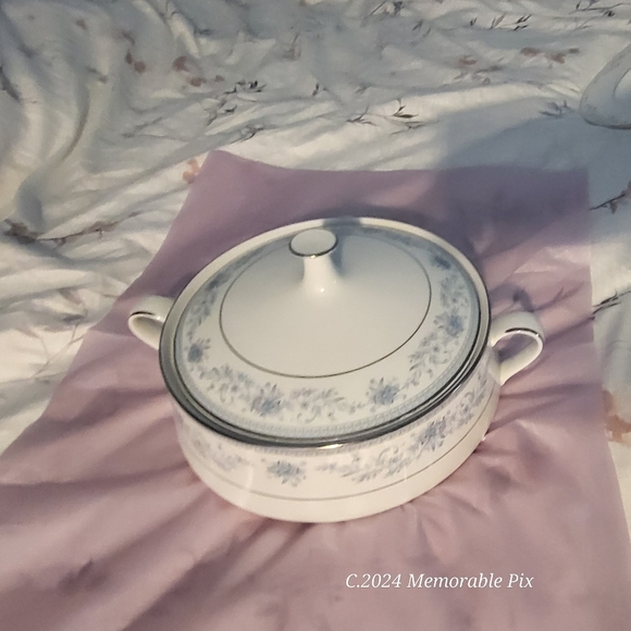 Blue Hill Fine China - Picture 2 of 3